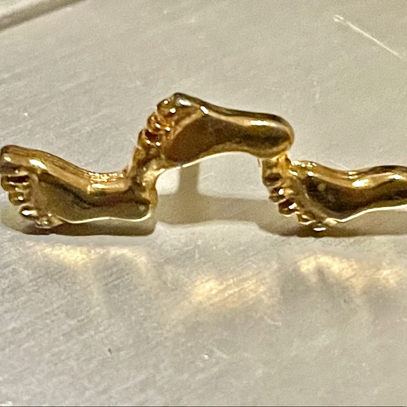 Footprints pin - Picture 3 of 6